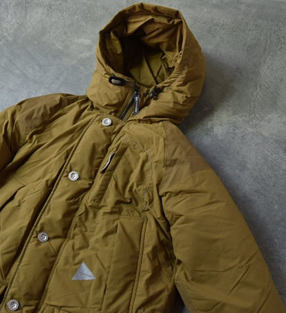 ★30%off 【and wander】アンドワンダー men's tough down coat "Camel"