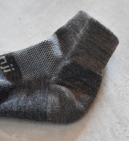 【injinji】インジンジ Outdoor Midweight Mini Crew NuWool "Charcoal" ※ネコポス可