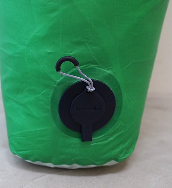 【THERMAREST】 サーマレスト Blockerlite Pump Sack "Green"