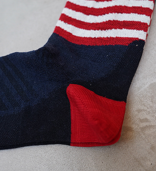 【DARN TOUGH VERMONT】 ダーンタフバーモント Men's Patriot Micro Crew Ultra-Lightweight "Starｓ×Stripe" ※ネコポス可