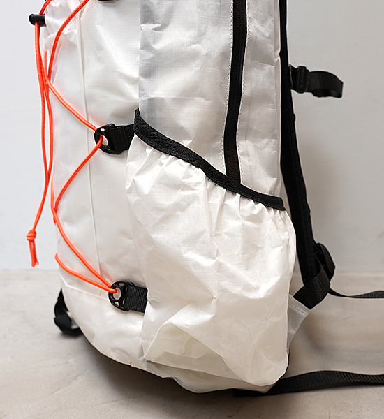 【Hyperlite Mountain Gear】ハイパーライトマウンテンギア DAYBREAK ULTRALIGHT DAYPACK "White"