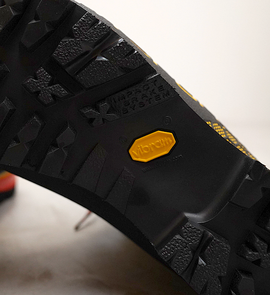 【LA SPORTIVA】ラ・スポルティバ Nepal Cube GTX ”Yellow”