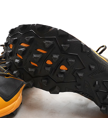 【inov-8】イノヴェイト men's X-Talon Ultra 260 "Black×Gold"