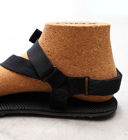 【ZERO SHOES】ゼロシューズ women's Naboso Trail "Coal Black"