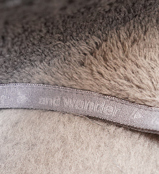 【and wander】アンドワンダー high loft fleece neck warmer "D.Gray" ※ネコポス可