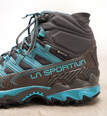 【LA SPORTIVA】ラ・スポルティバ women's Ultra Raptor �U Mid GTX ”Carbon×Topaz”