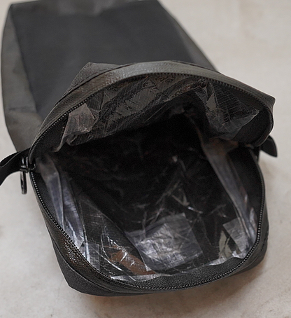 【Zpacks】ゼットパックス Shoulder Pouch w/Zipper "Jet Black"