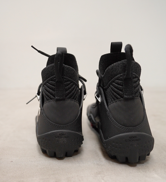 【VIVOBAREFOOT】ヴィヴォ ベアフット women's Magna Lite WR SG "Triple Black"