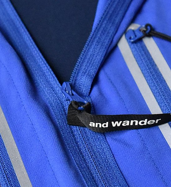 ★40%off【and wander】 アンドワンダー men's tech hoodie ”Blue”