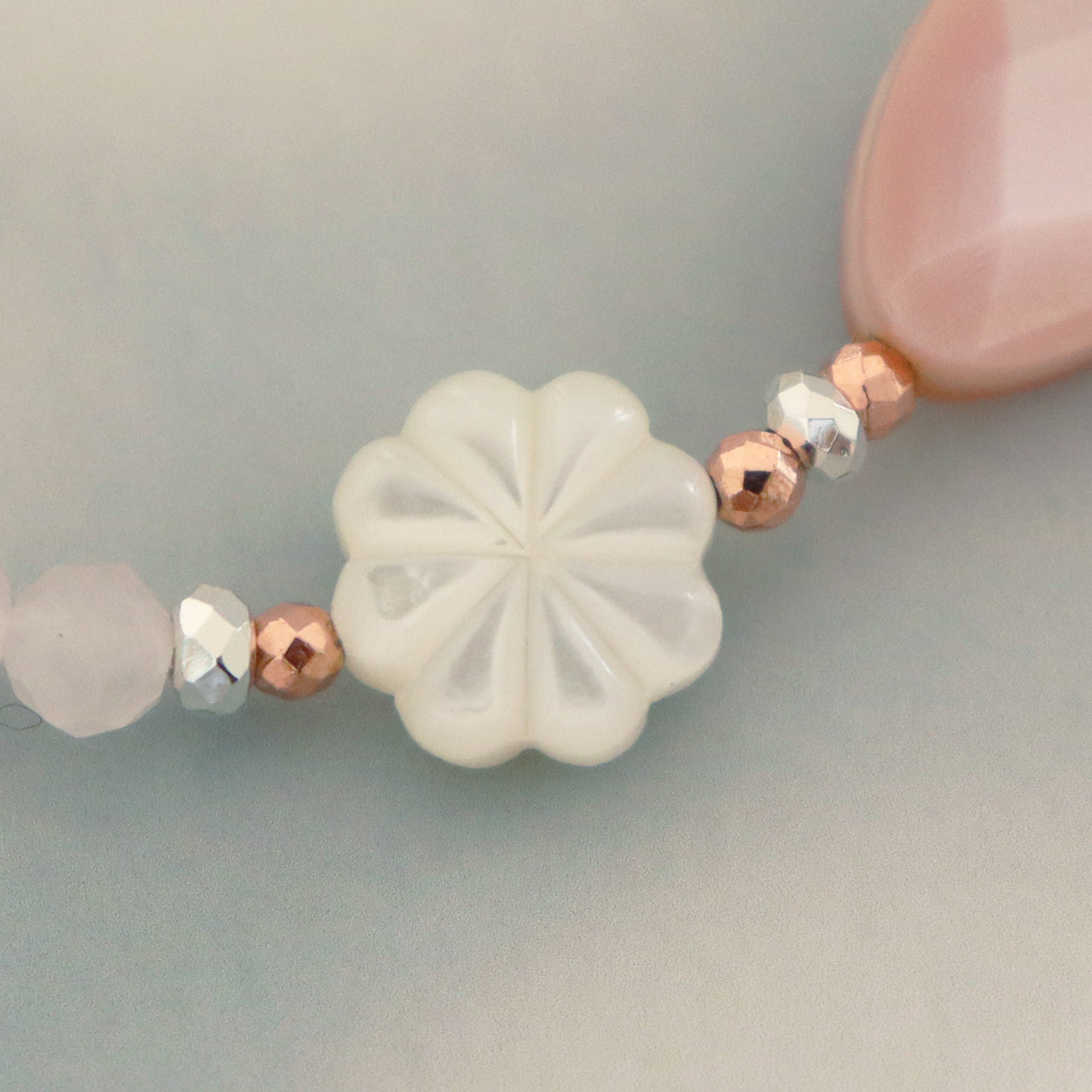 【Pink! Pink! Pink!】水紋天珠×ローズクォーツ×ピンクシェル×マザーオブパール ブレスレット