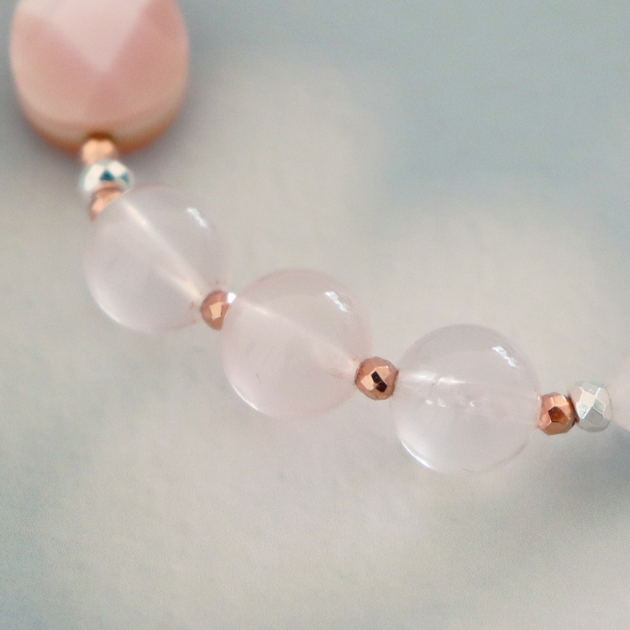 【Pink! Pink! Pink!】水紋天珠×ローズクォーツ×ピンクシェル×マザーオブパール ブレスレット