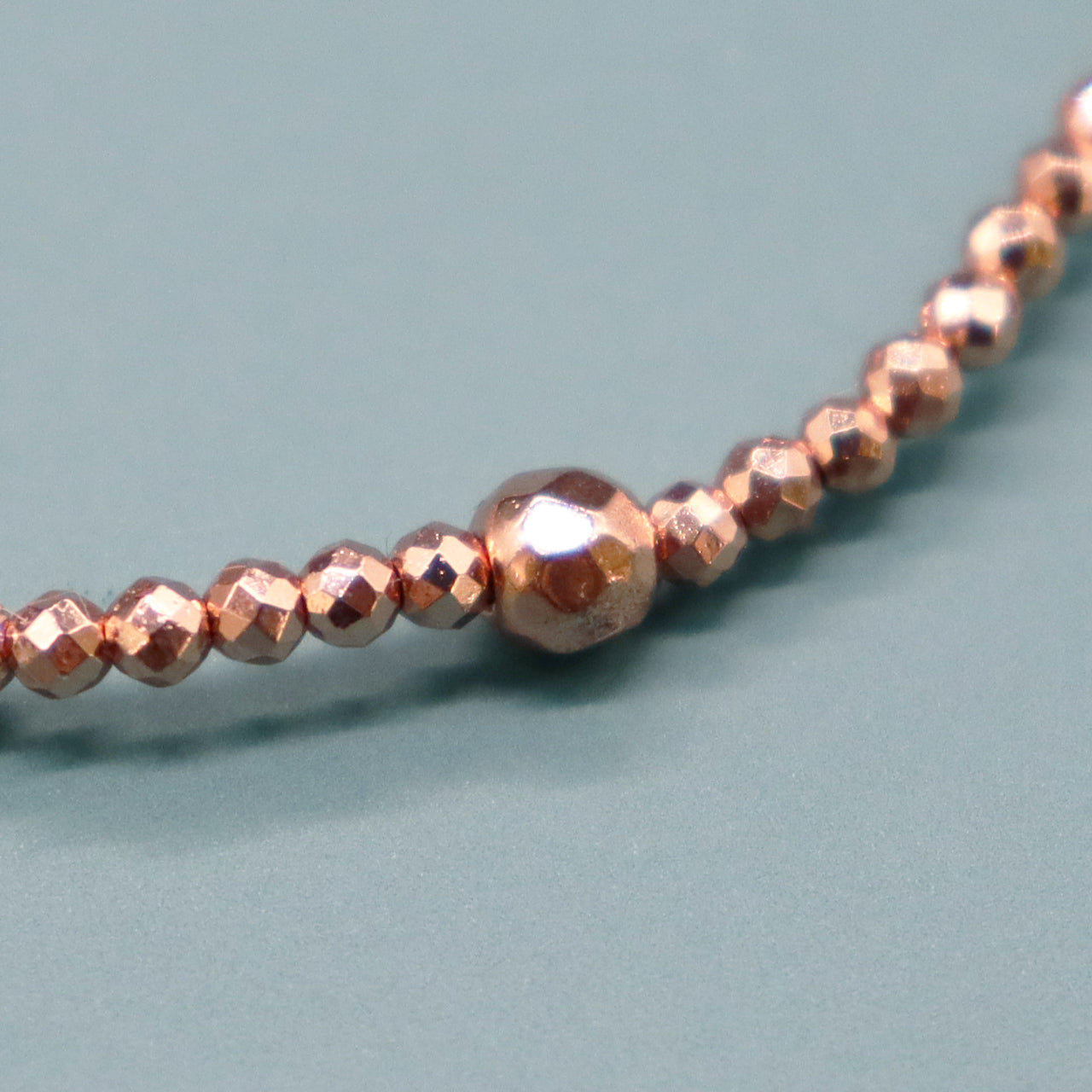 【・MA・YO・KE・】オレンジヘマタイト×マザーオブパール×オニキス×ガーネット ブレスレット