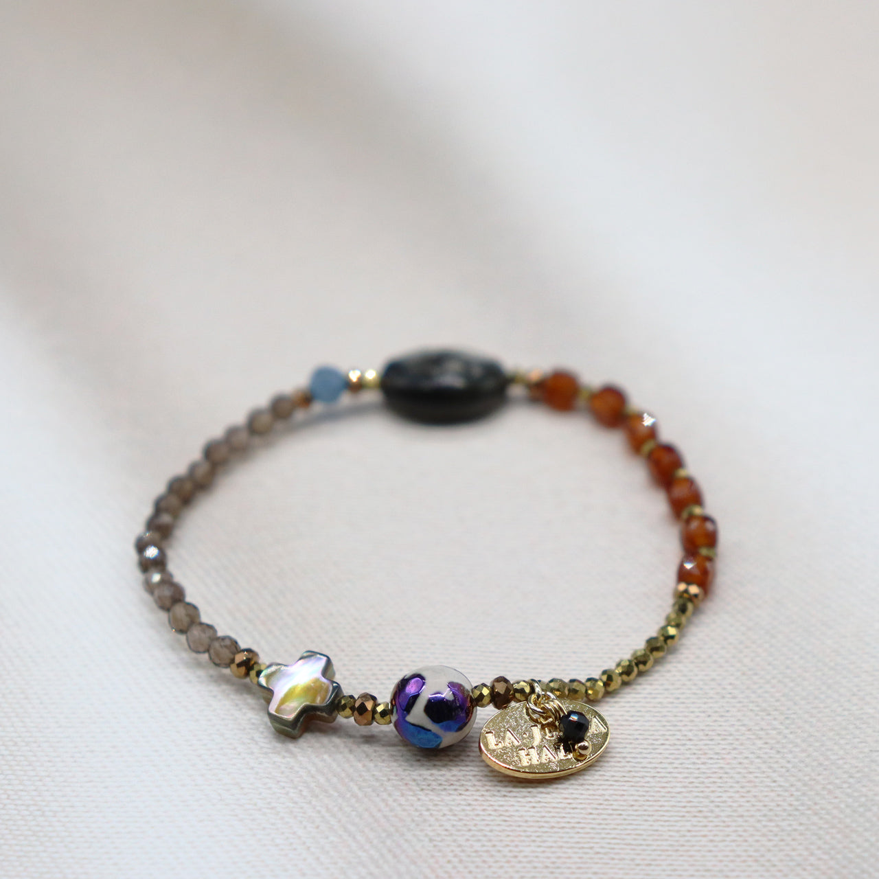 【La・Fall Marrón】亀甲天珠×オレンジガーネット×モスコバイト×アバロニシェル×スモーキークォーツ ブレスレット