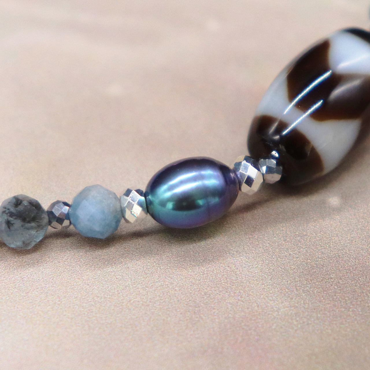 【ONLINE SHOP限定】【CLEAN UP】虎牙天珠×アイスアマゾナイト×アクアマリン×スギライト×アコヤパール ブレスレット