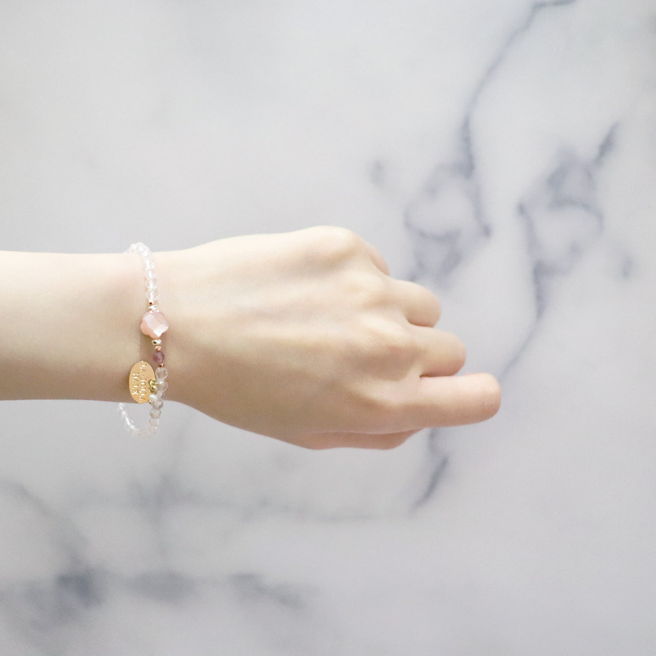 【Shining Like Stardust】水晶×ピンクシェル×ピンクサファイヤ ブレスレット