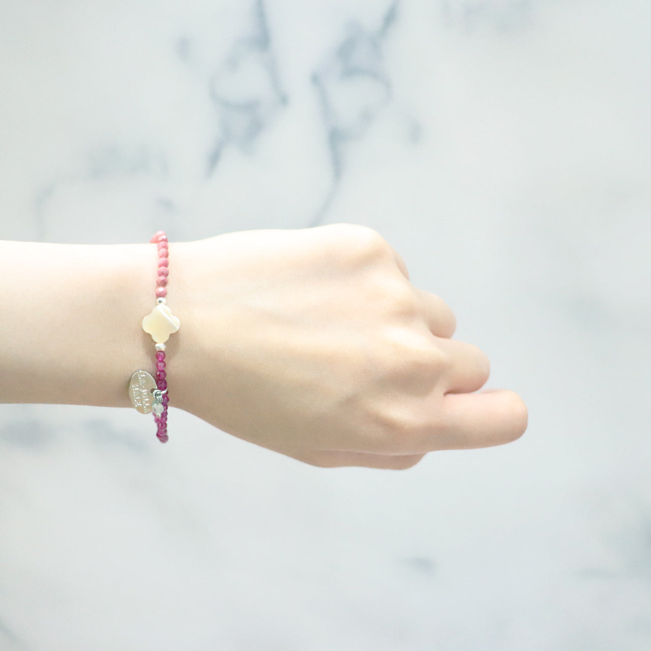 【Flames of Crimson】亀甲天珠×人工ルビー×シリシャスシスト×マザーオブパール ブレスレット