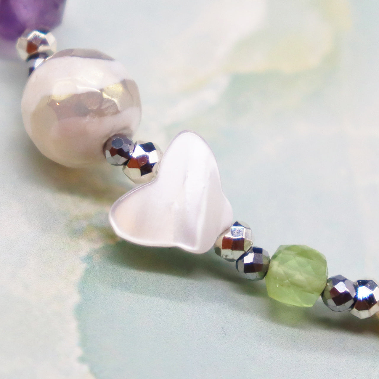 【Green Light Sunshine】水紋天珠×ペリドット×ラベンダーアメシスト×マザーオブパール ブレスレット