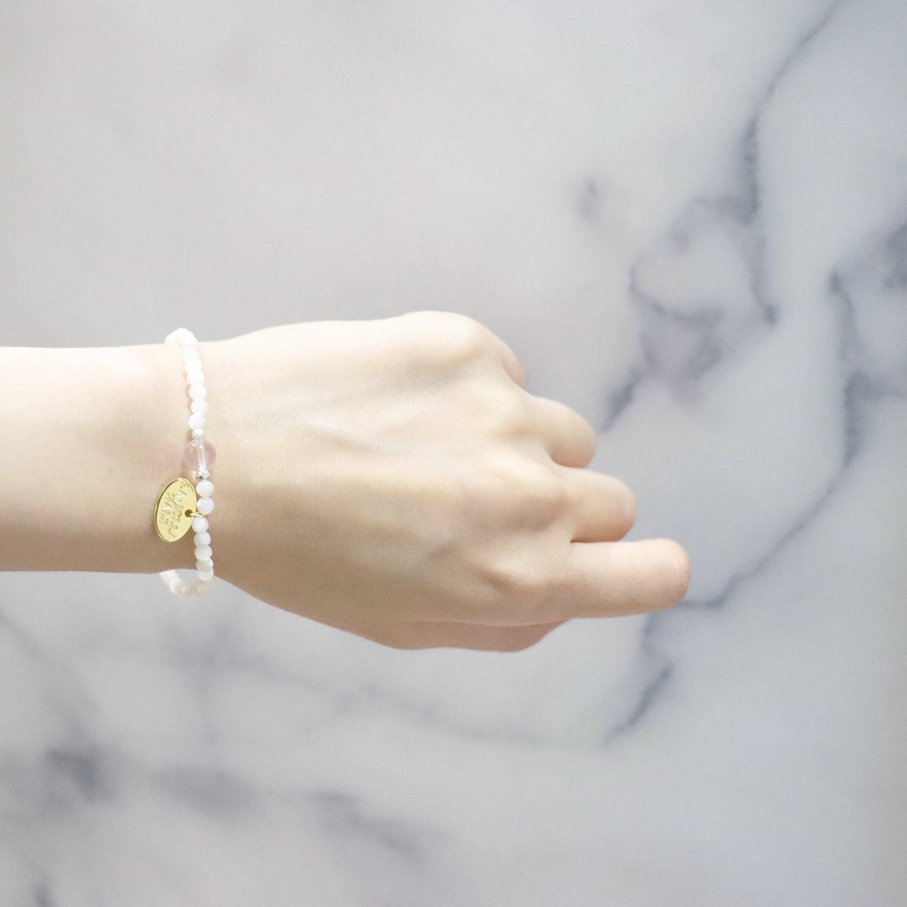 【Blooming Pink Roses】ローズクォーツ×マザーオブパール×ホワイトシェル ブレスレット