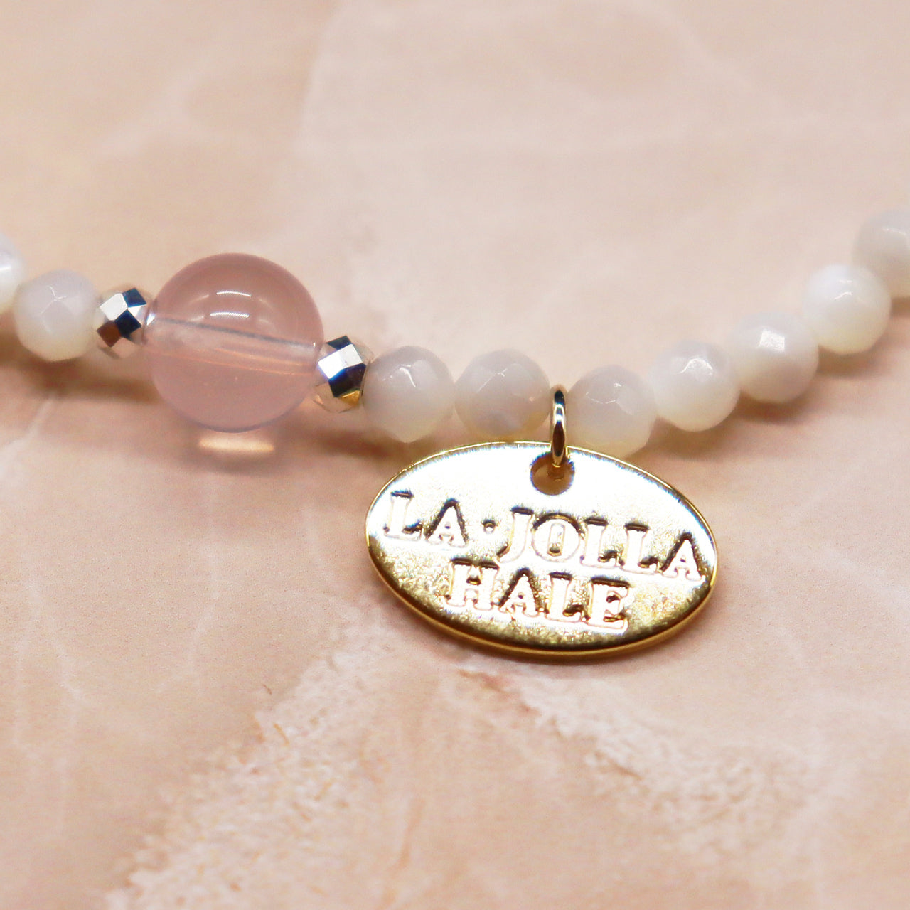 【Blooming Pink Roses】ローズクォーツ×マザーオブパール×ホワイトシェル ブレスレット