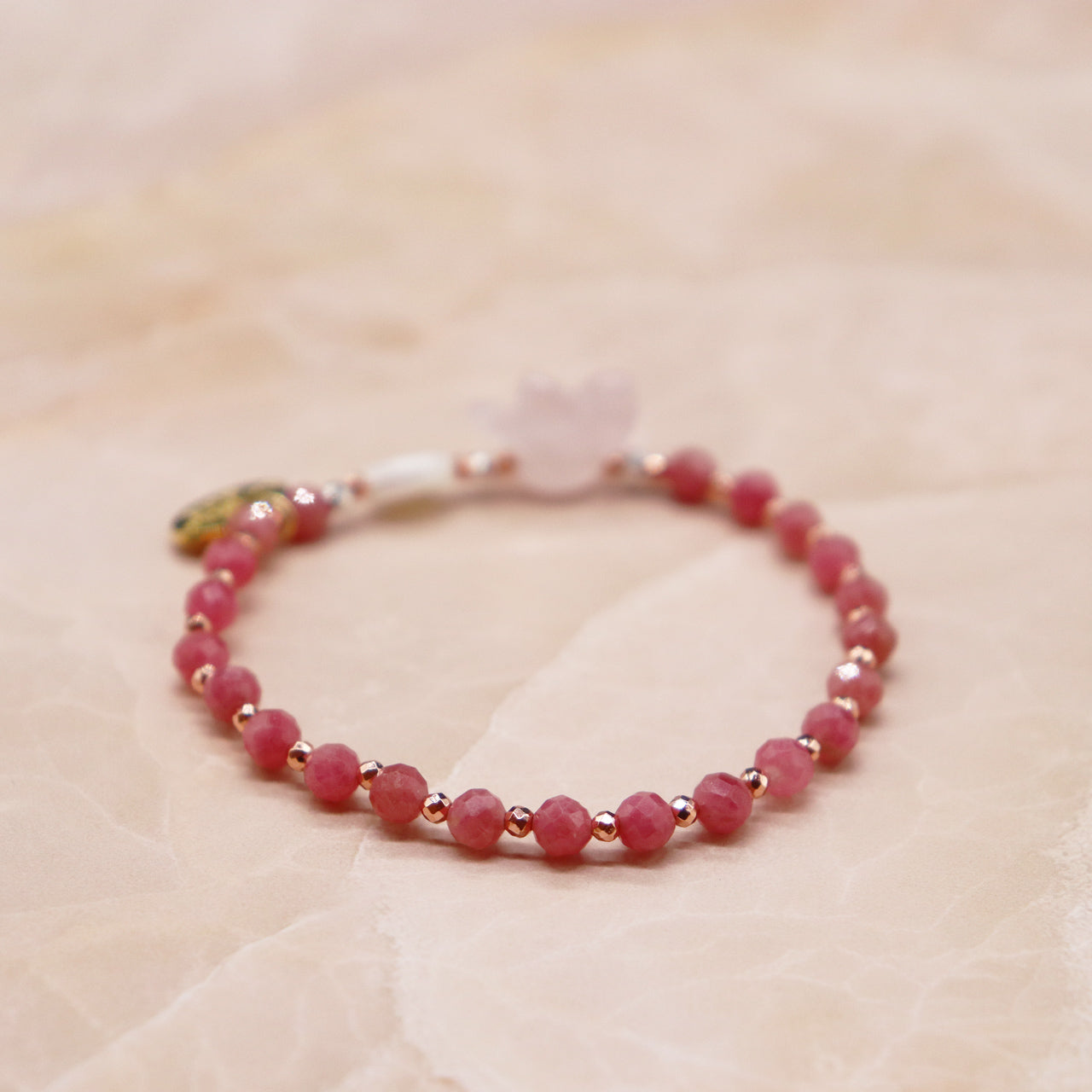 【Blooming Pink Roses】ローズクォーツ×ロードナイト×マザーオブパール ブレスレット